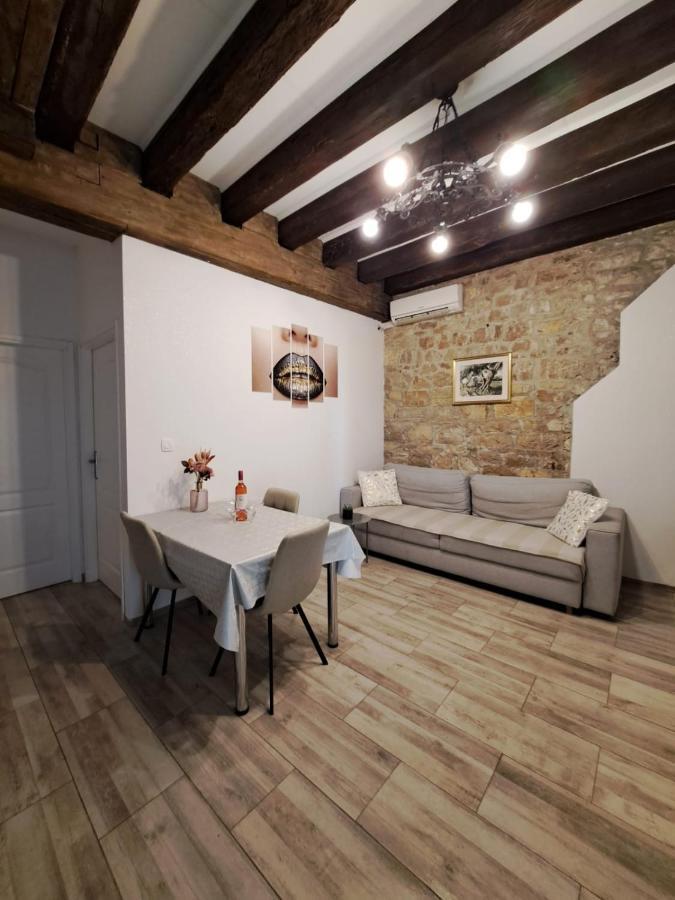 Apartman Zrinka Єсенице Екстер'єр фото